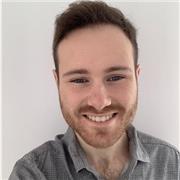 Profesor de apoyo de química para estudiantes de educación primaria y secundaria